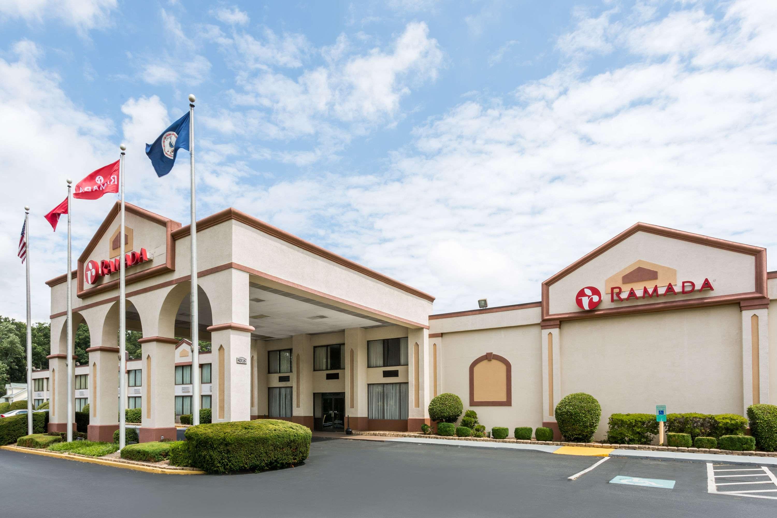 Hotel Ramada By Wyndham Triangle/Quantico Exterior foto