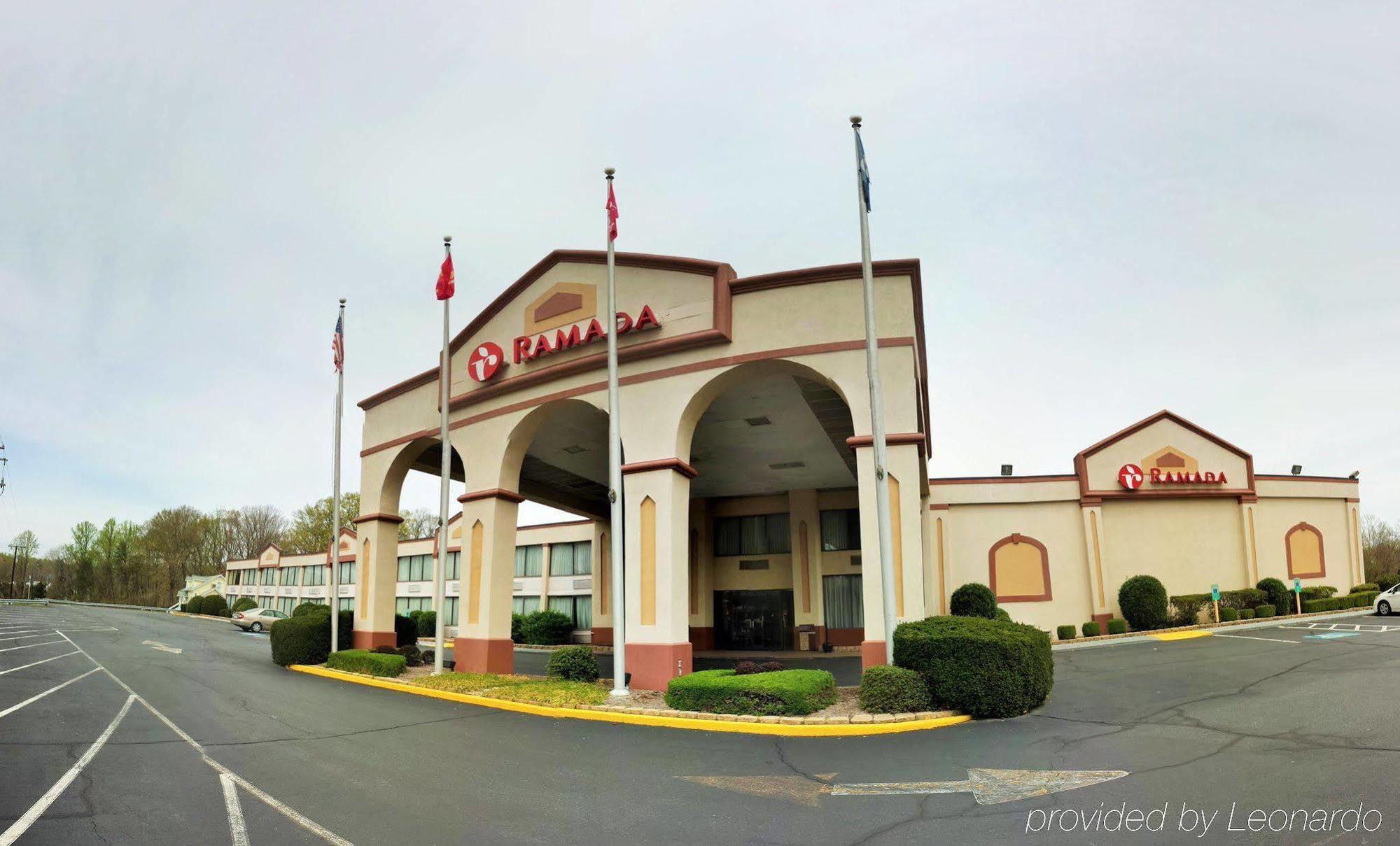 Hotel Ramada By Wyndham Triangle/Quantico Exterior foto