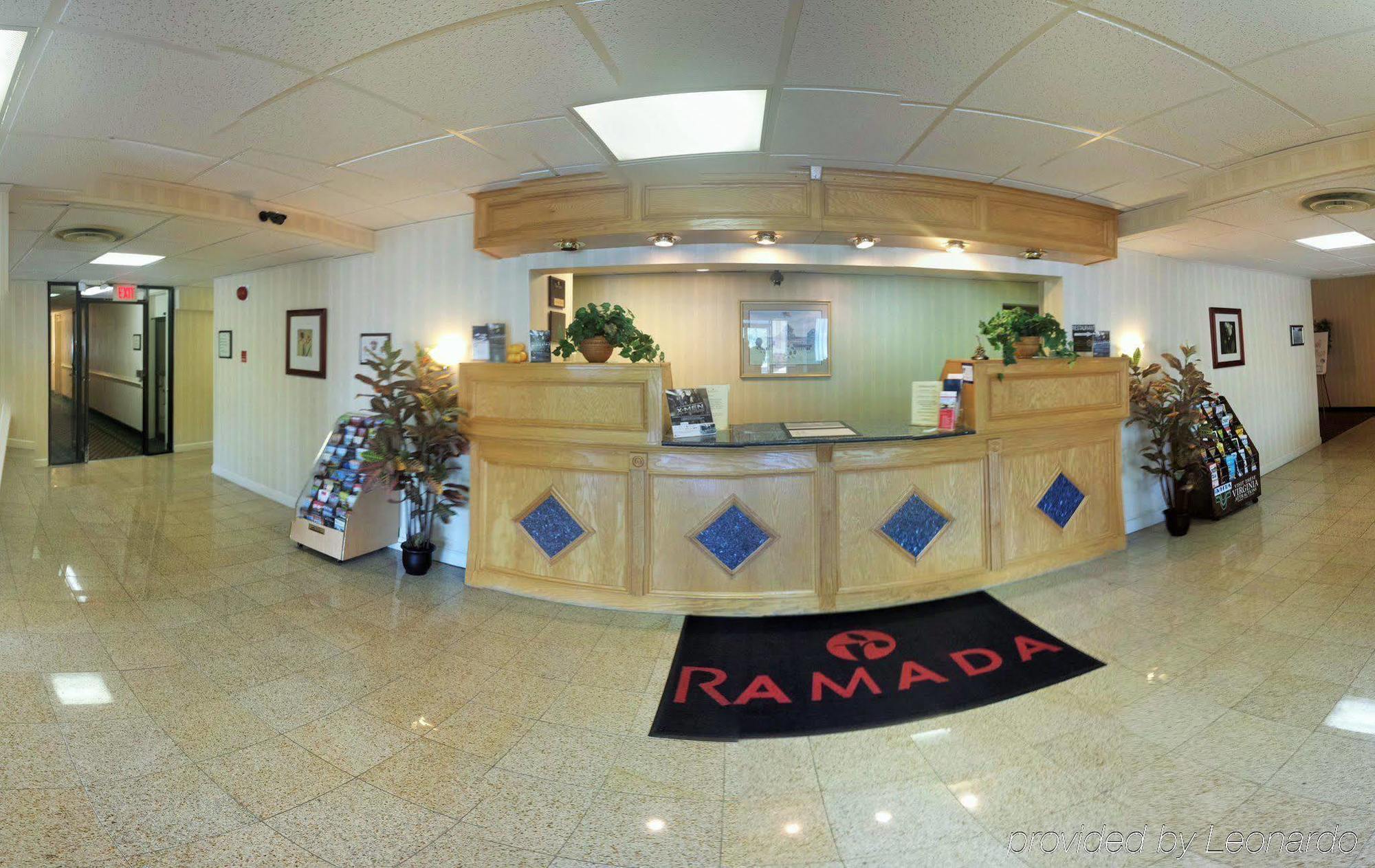 Hotel Ramada By Wyndham Triangle/Quantico Exterior foto